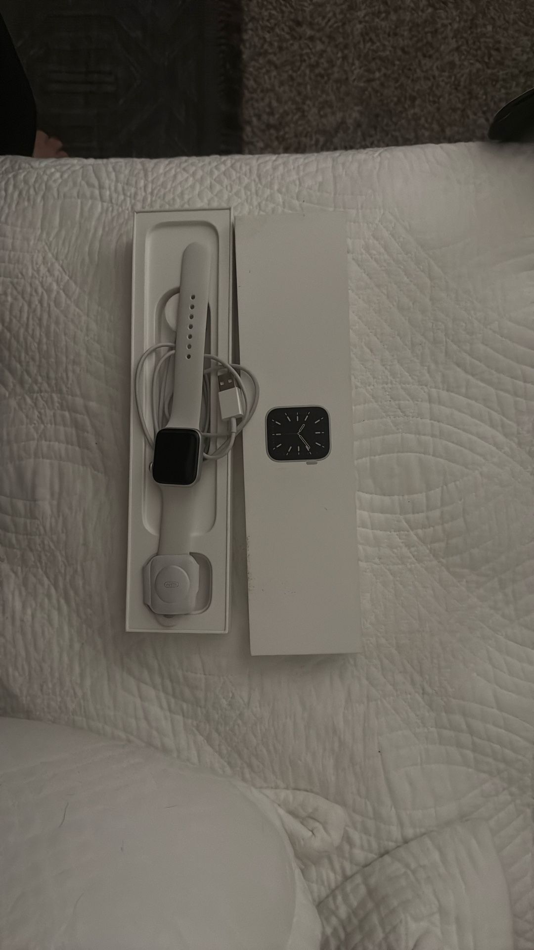Apple Watch Series 6 40mm Silver Alu White Sport Band CEL