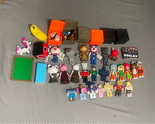 Roblox toys (read description)
