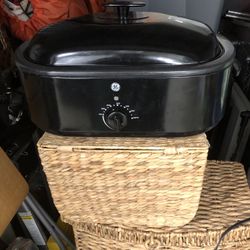 Electric Roaster Oven/Never Used