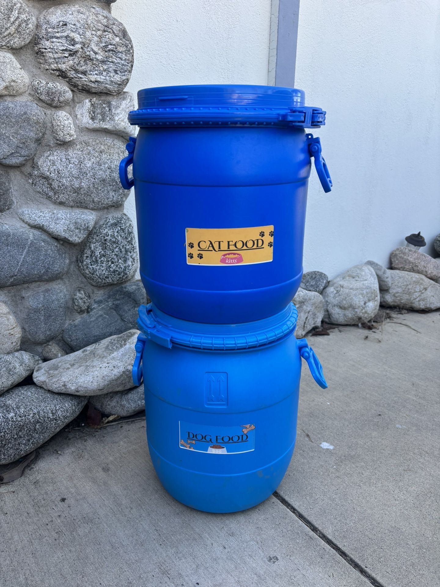 Pet Food Containers With Airtight Lids, 5 Gallons Content