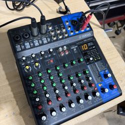 Yamaha MG10XU 10 Input Stereo Mixer With Effects 