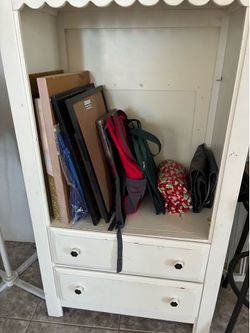 Dresser