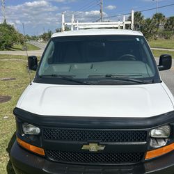 CHEVY EXPRESS  2500 4.8  2015    204700 MILES CLEAN CLEAN 
