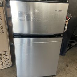 Vissani 3.2 cu. ft. Mini Refrigerator in Stainless Look with 2-Doors, Glass Shelves, and Energy Efficiency 