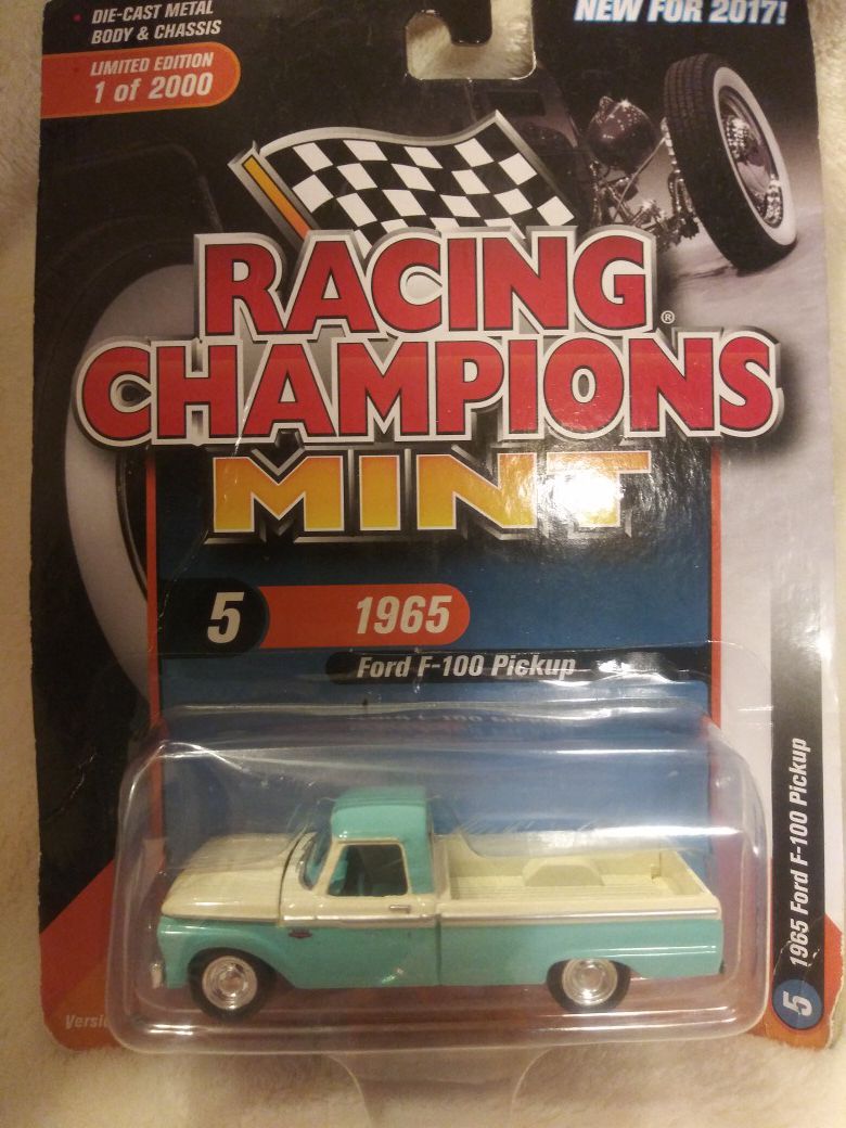 Racing Champions Mint 1965 Ford F-100 Pickup