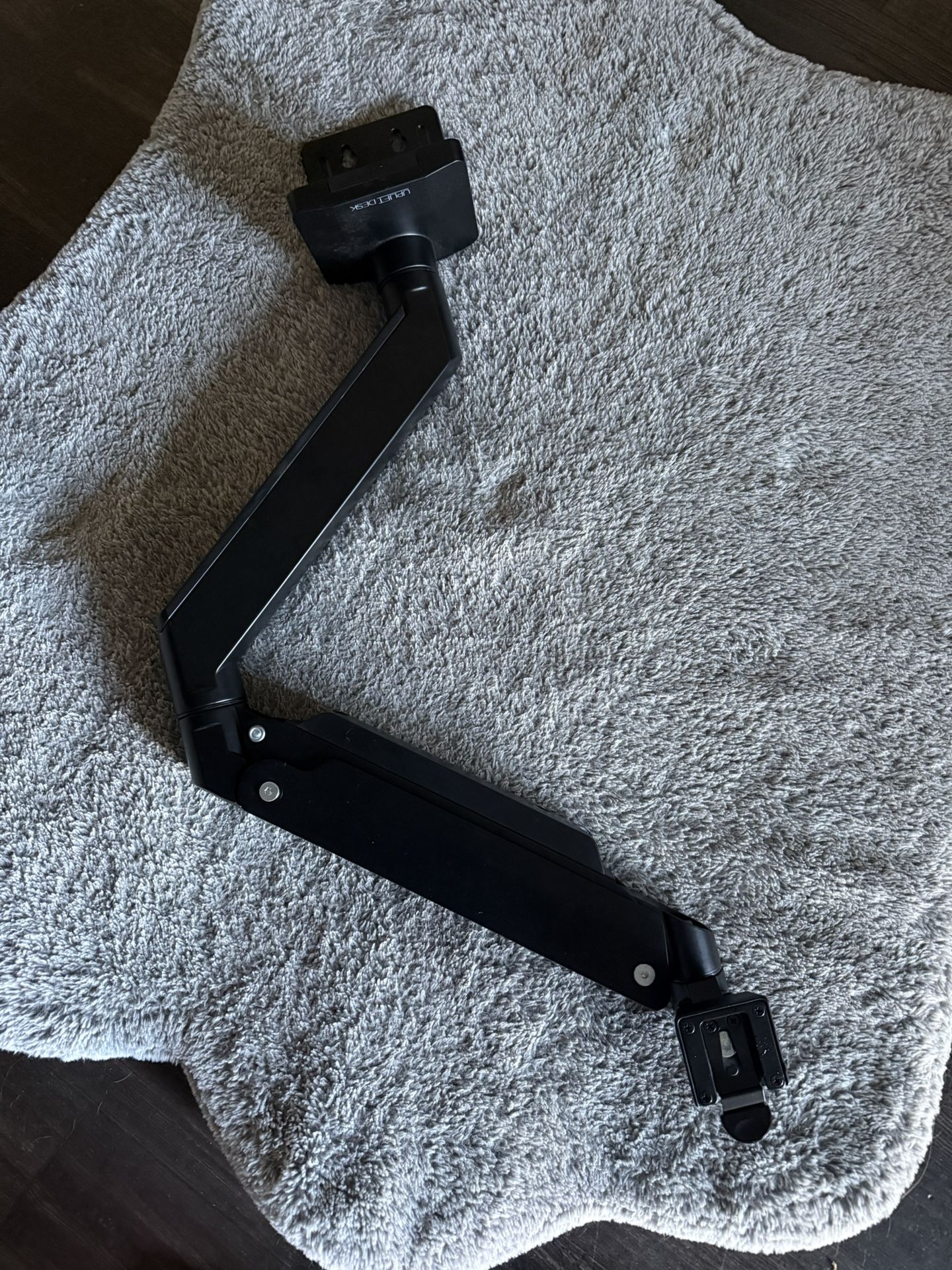 Monitor arm single