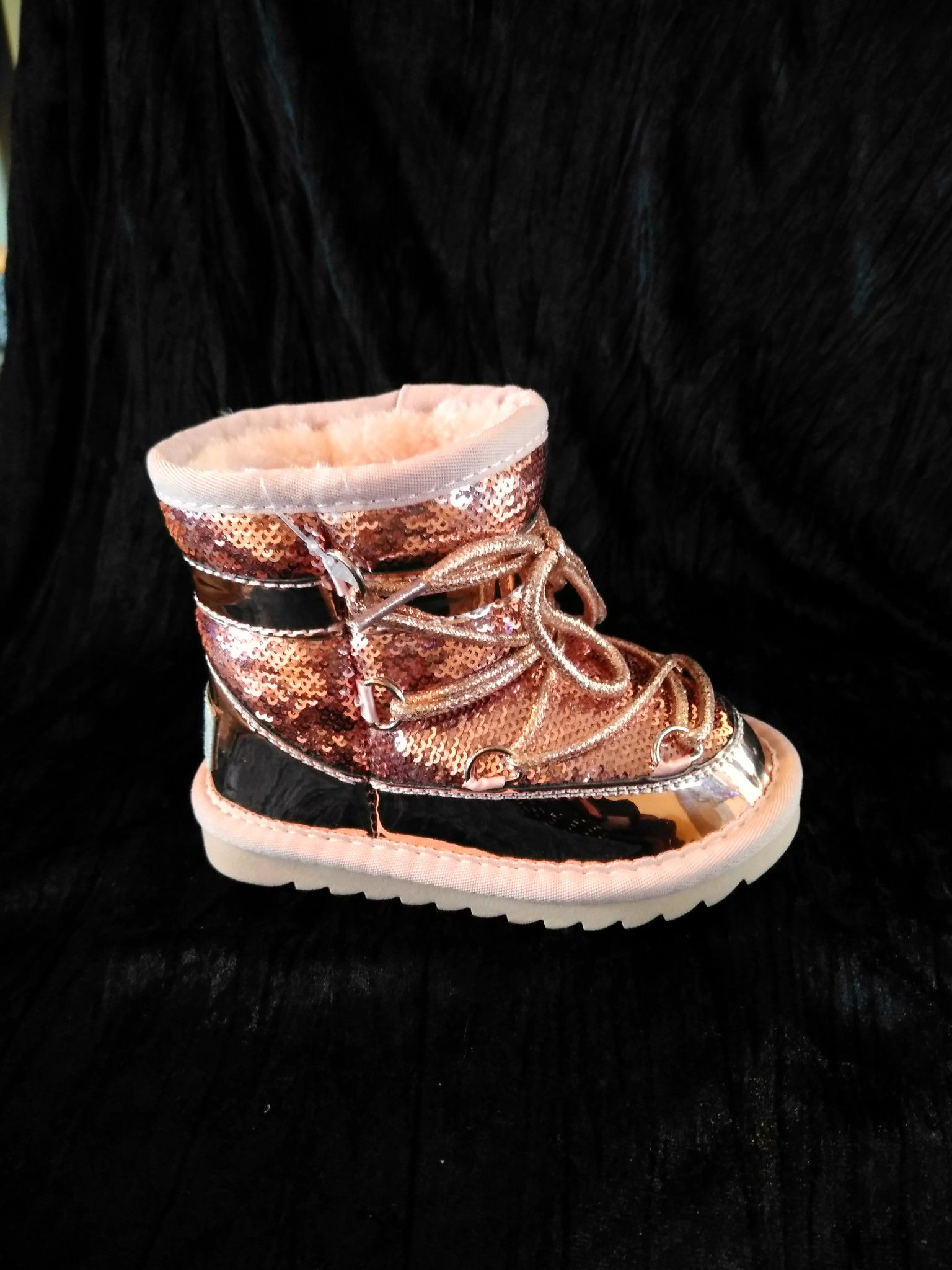 Kid girl metallic pink thermal snow boots