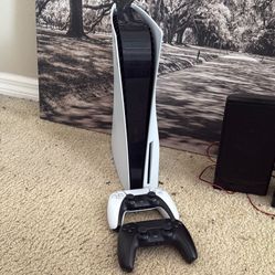 PS5 / Playstation 5 With Disk Drive  (need quick sell dm)