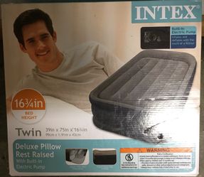 Looks to be Brand New Intex (Twin Size) Deluxe Pillow Rest Raised, Air Matress With Built In Pump)