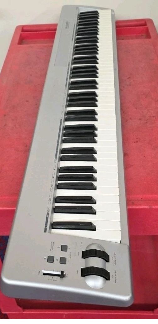 M-Audio Keystation 88ES 88 Keys Semi-Weighted USB MIDI Controller Keyboard