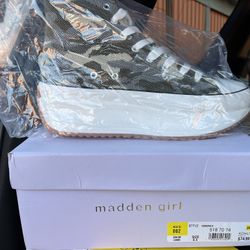 New In Box Madden Girl Converse Type
