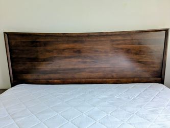6-Piece California King Bedroom Set with Built in Charging