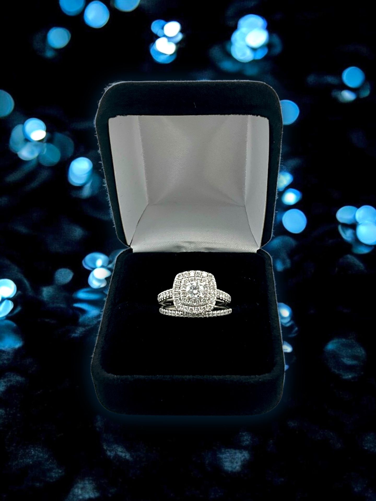 14kt 4.60g White Gold Diamond Wedding Set.