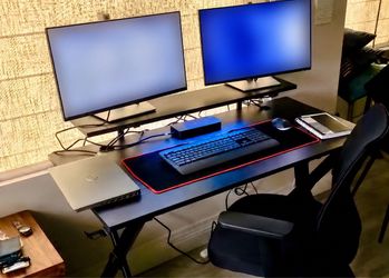 Emerge Vizon Gaming Desk Great Condition!