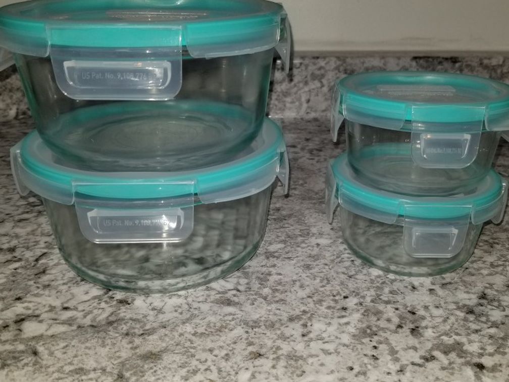 Snapware Pyrex Round Containers