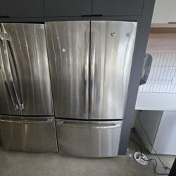GE GNE29GSKISS 29 cu ft Refrigerator