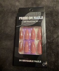 Press on nails