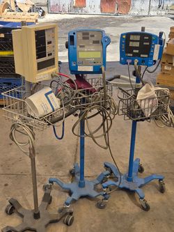 Vitals Monitors DINAMAP