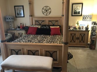 4 Poster-Canopy Bed