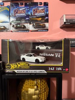 Hot wheels Nissan Skyline R-34 1:64 & 1:43 scale set