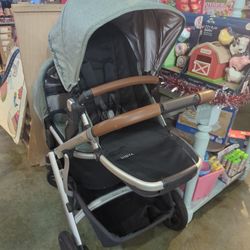 UPPAbaby Double Stroller And Bassinet Vista 2017