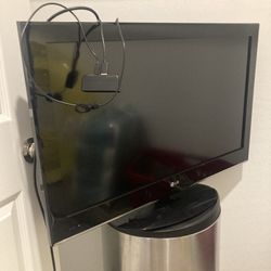 30” LG TV