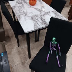 Chilling Value!!!*---Terrifying Tedd Black Dining Table Sets---Delivery And Financing Available🤝