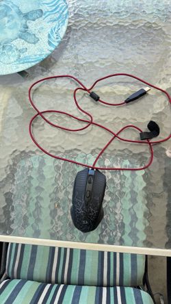 Redragon wired gaming mouse.