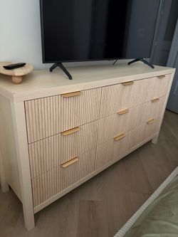 Dresser / Storage Side Table