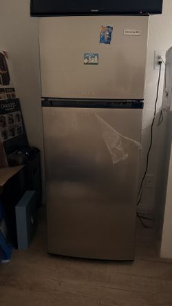 Frigidaire 7.5 Cu. ft. Top Mount Refrigerator