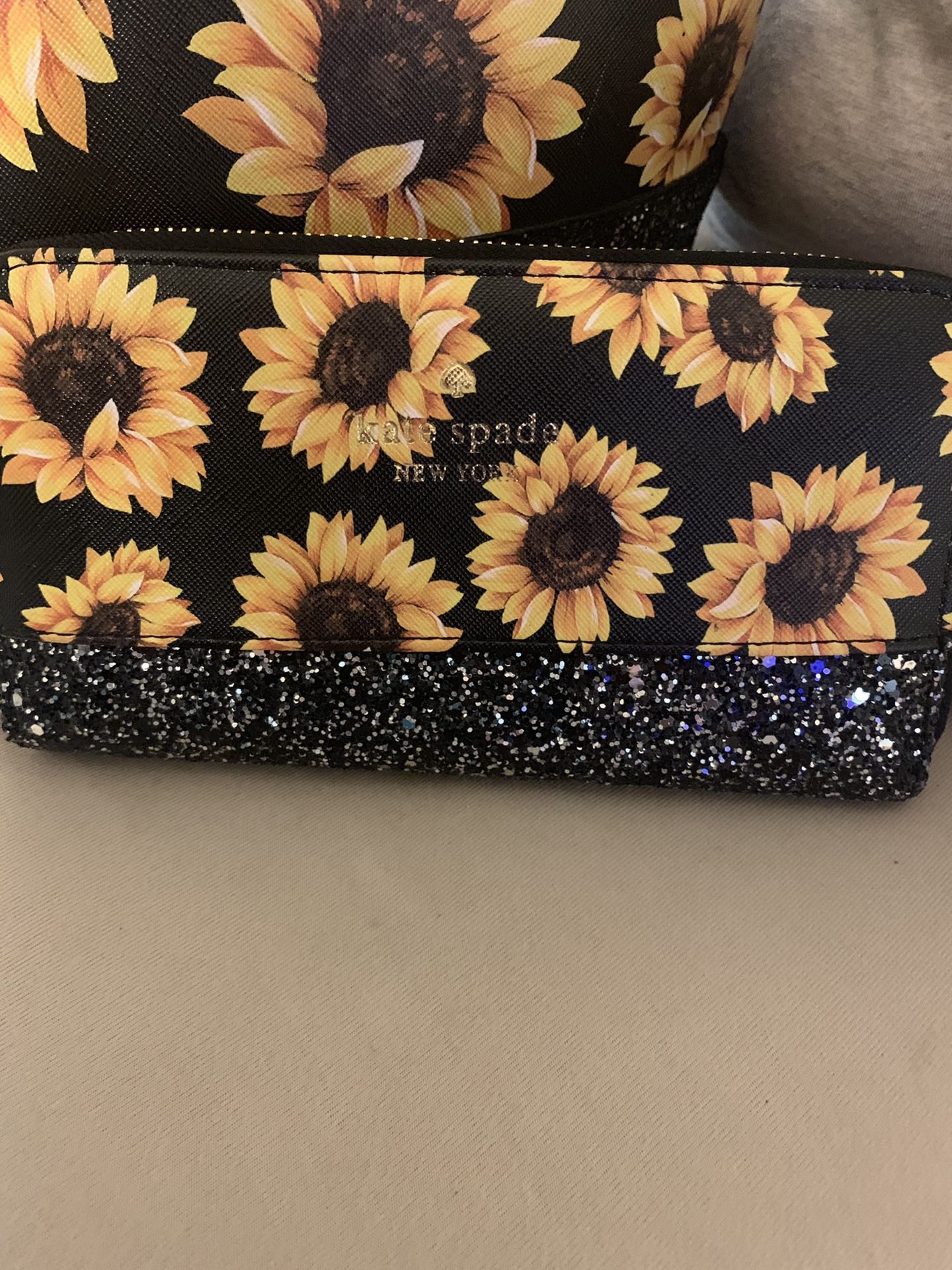 Kate spade sunflower purse with glitter best sale