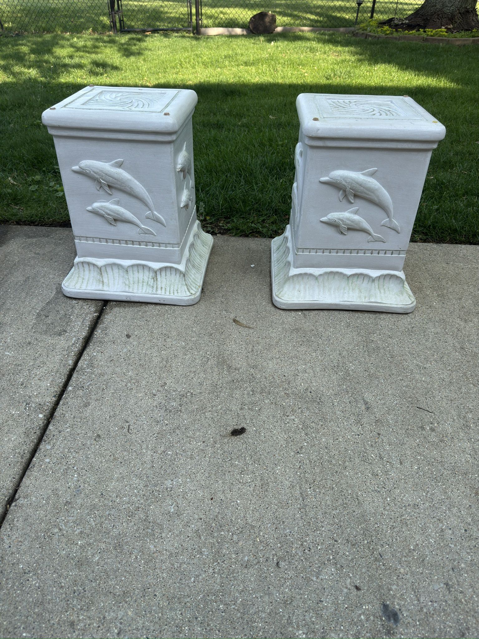 Dolphins Pedestal 20″