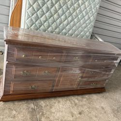 Matching Dresser + Nightstand 