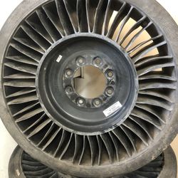 Caterpillar asphalt tires good condition