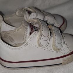 Converse Toddler Size 5 Leather Shoes 