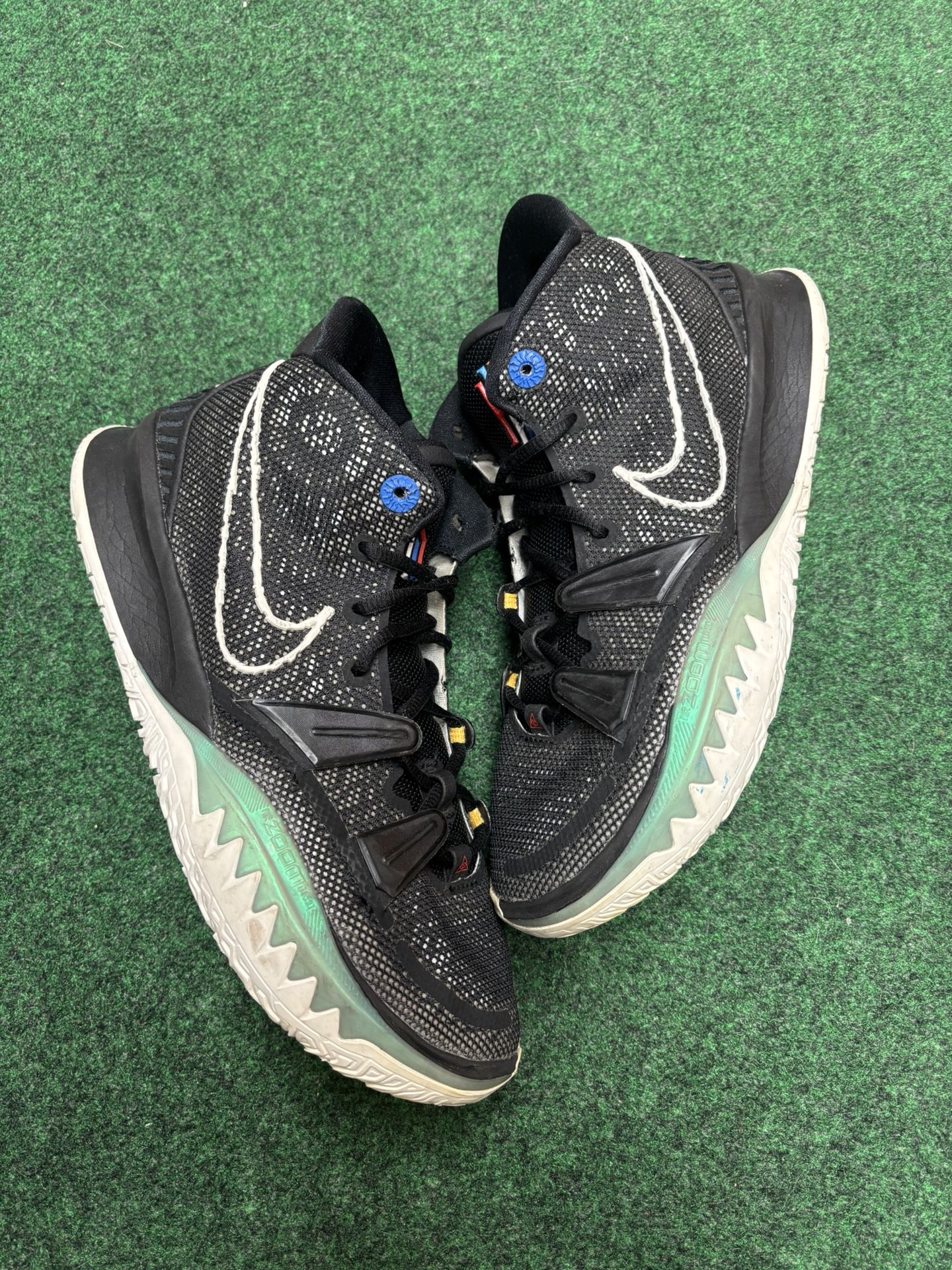 NIKE KYRIE 7 BK BLACK SIZE 9