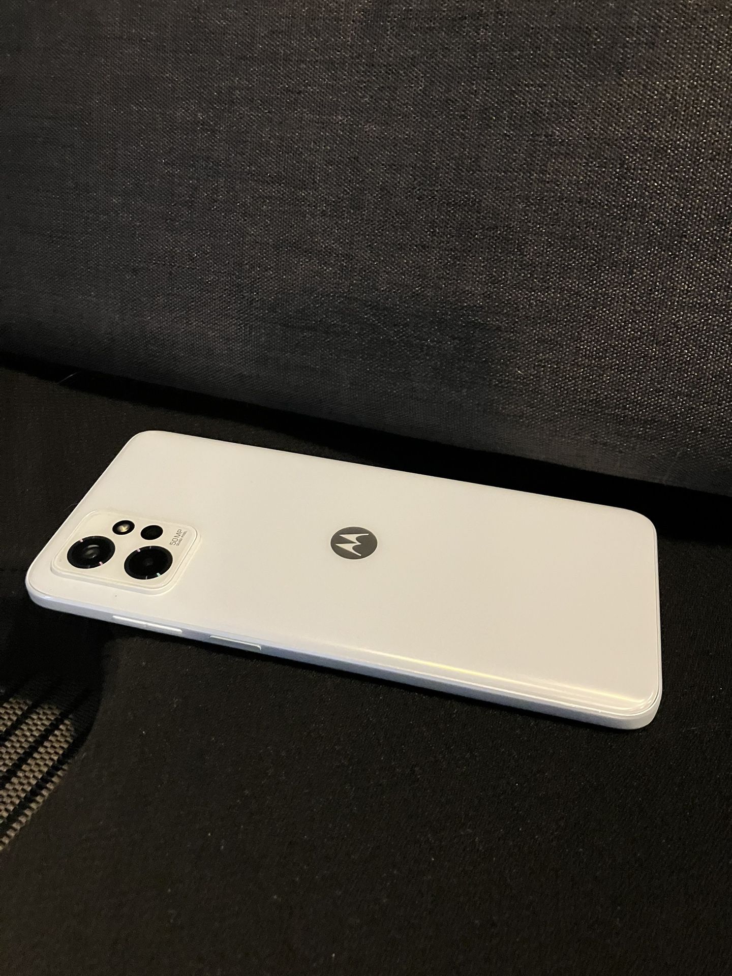 Unlocked Motorola Power 2024 5G MINT - Special Iridescent White Color
