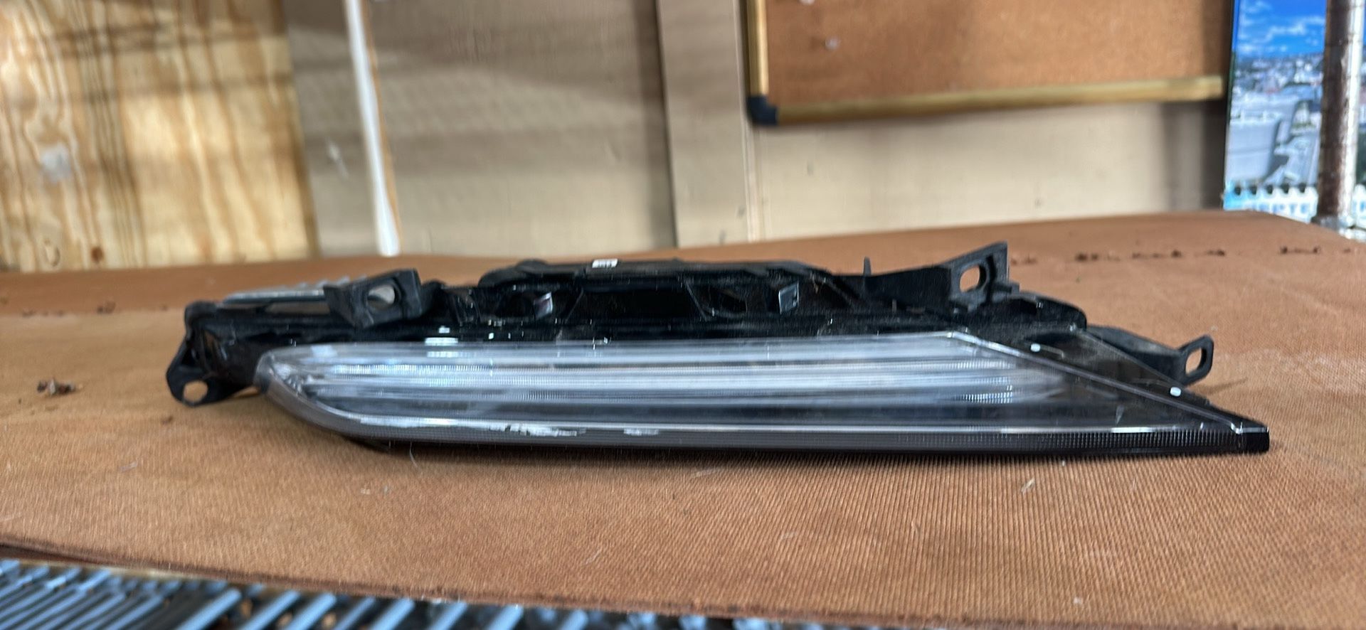 2022 2023 2024 PORSCHE MACAN DAYTIME RUNNING LIGHT RIHHT 95B953042B LED OEM