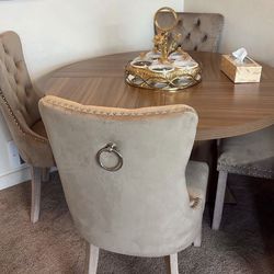 Table with chairs4 🪑