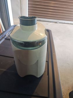 Black and Decker JE2060 Fruit/ Vegetable Juice Extractor