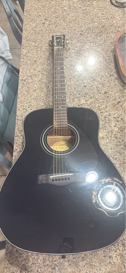 Yamaha f335 acoustic guitar