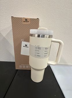 White And Brown Handle 40 Ounce Stanley