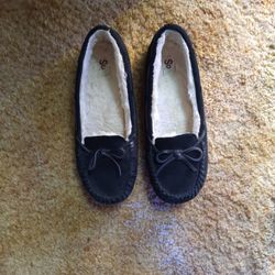 Women's Slippers /  Size  9 Leather