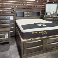 5pc Queen Platform Bedroom Set 