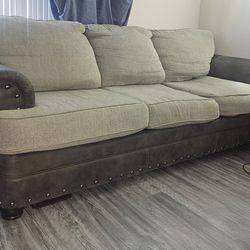 American Furniture Sofa And Loveseat Very Clean No stains