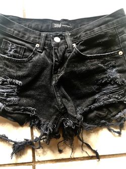 Black ripped denim shorts Small size 2/4