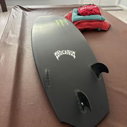 Mayhem surfboard - F8 fins 