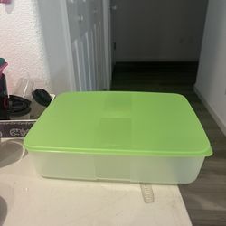 Tupperware 