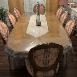 Michael Amini Dining Table With 8 Chairs 