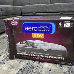 AeroBed Queen Airbed with Comfort-Lock Pump